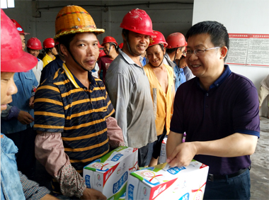 瀘天化股份公司總經(jīng)理助理陳偉一行深入南寧基地調研