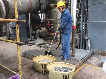 瀘天化股份公司員工蘇學(xué)鋒榮獲“四川省最盡職的安全操作手”稱號