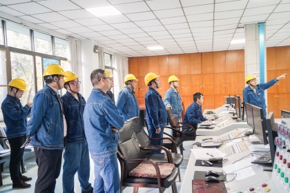 瀘天化股份公司黨委書記、董事長廖廷君帶隊開展“兩會”期間安全生產(chǎn)檢查