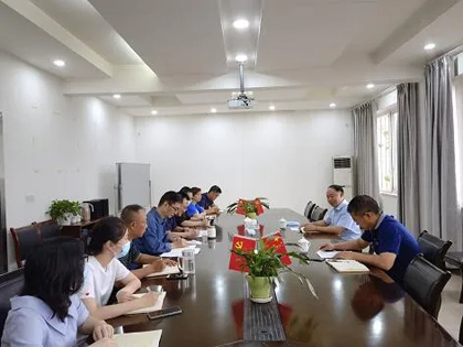 瀘天化股份公司黨委書記、董事長廖廷君到進(jìn)出口公司調(diào)研指導(dǎo)工作